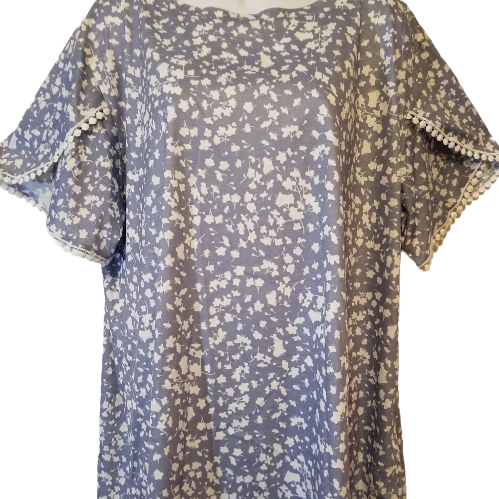 NWOT Amaryllis top